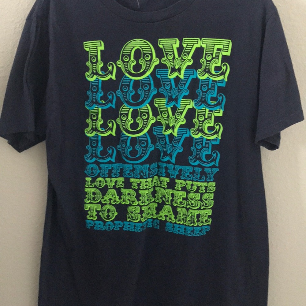 Love Tshirt